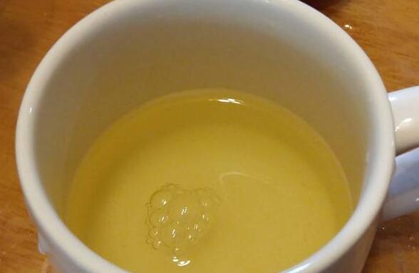 蜂蜜水什么时候喝治疗便秘 喝蜂蜜水的好处与功效