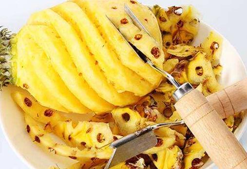 菠萝怎么削皮又不浪费 菠萝去皮最简单的方法