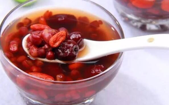 红枣枸杞泡水喝的功效 红枣枸杞泡水的正确方法