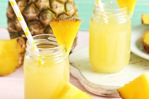 菠萝汁怎么榨好喝 自制菠萝汁的做法