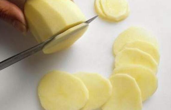 土豆片敷脸的益处与作用