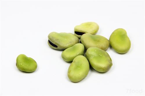 蚕豆的营养价值有哪些？吃蚕豆的好处与注意事项是什么