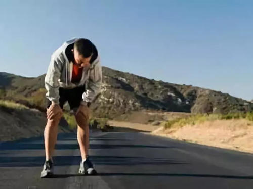 跑步时腹部疼痛是“岔气”的表现 如何缓解与预防这种疼痛感呢?