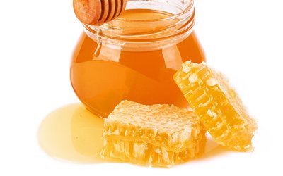 如何通过使用蜂蜜达到祛斑的效果
