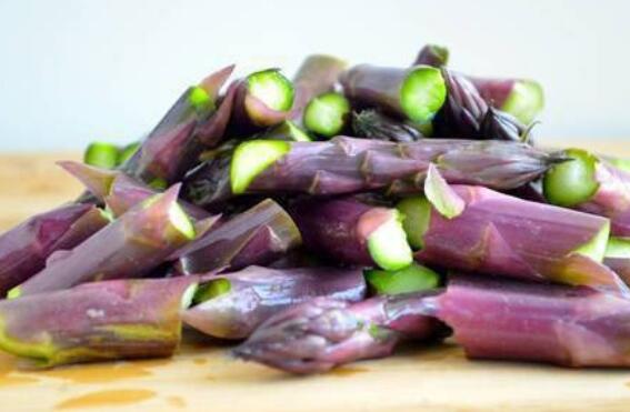 紫芦笋和绿芦笋的区别 吃紫芦笋的好处