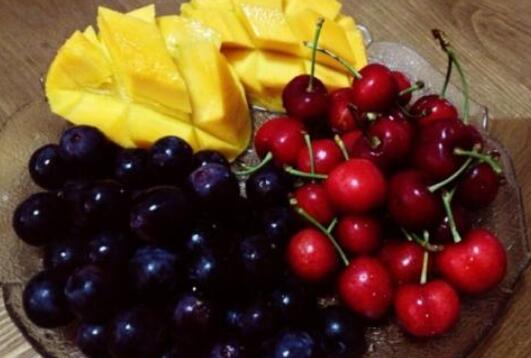 吃什么补铁 补铁的水果有什么 铁元素高的食物有哪些